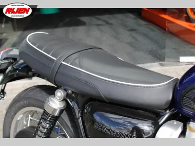 TRIUMPH BONNEVILLE T 120 BLUE STEALTH EDITION – foto 4