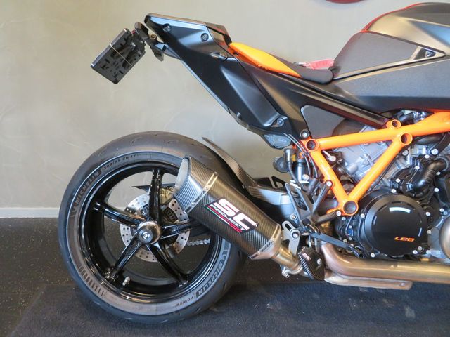 ktm - 1390-super-duke-r-evo