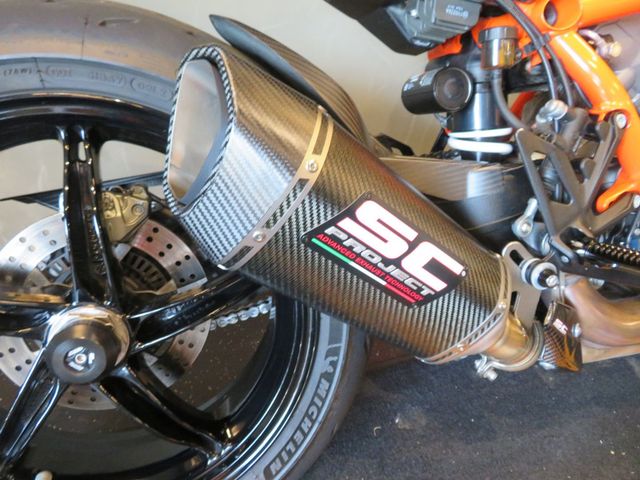 ktm - 1390-super-duke-r-evo