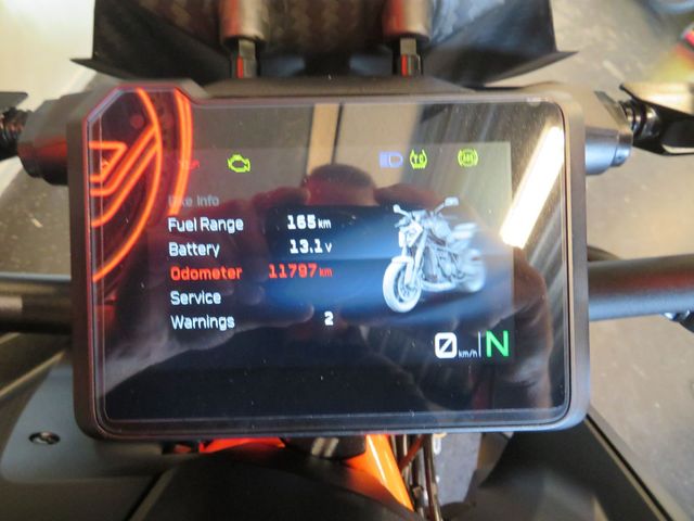 ktm - 1390-super-duke-r-evo