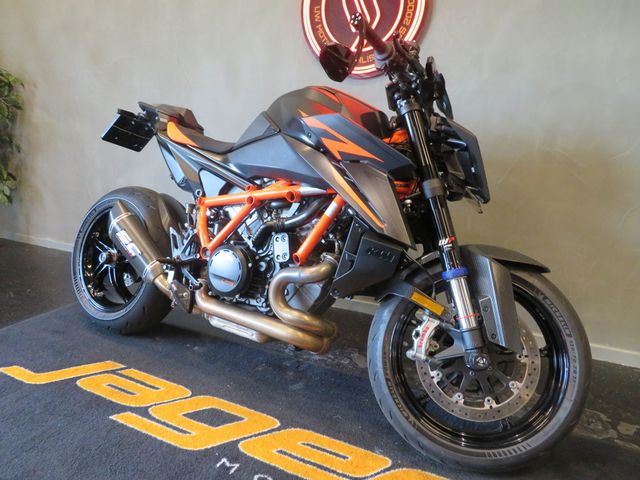 ktm - 1390-super-duke-r-evo