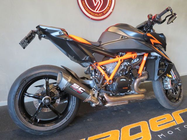 ktm - 1390-super-duke-r-evo
