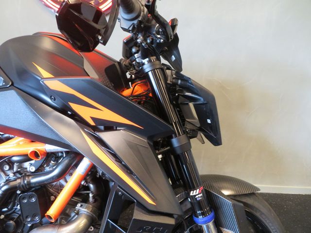 ktm - 1390-super-duke-r-evo