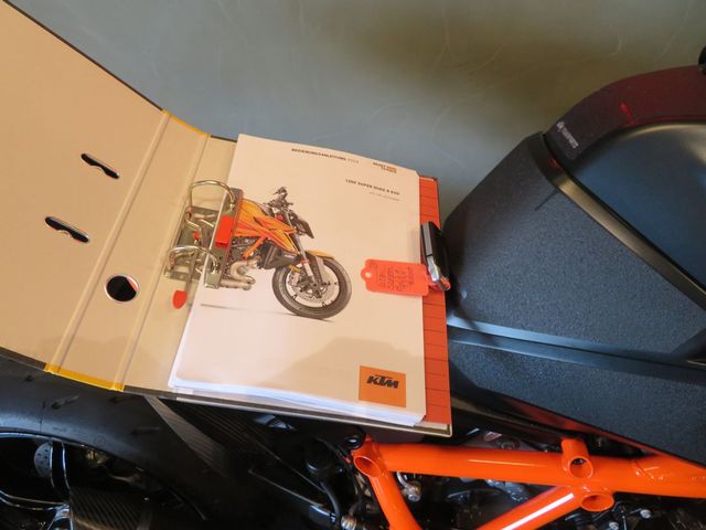 ktm - 1390-super-duke-r-evo