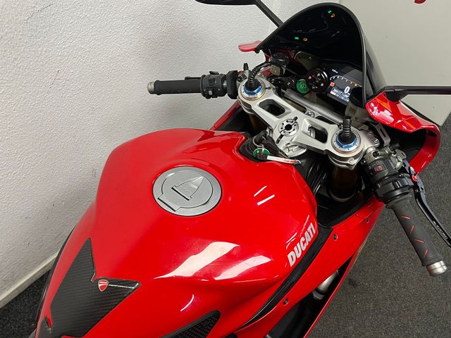ducati - 1199-panigale-s