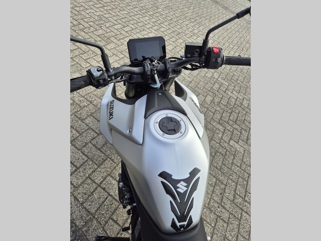 suzuki - gsx-8s