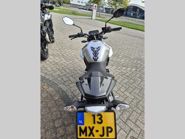 suzuki - gsx-8s