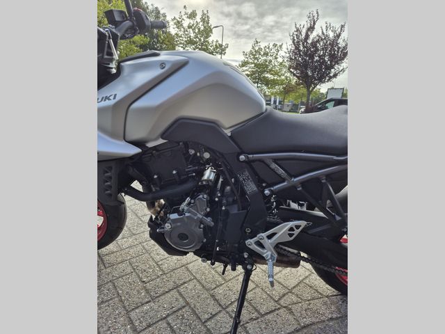 suzuki - gsx-8s