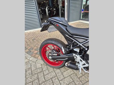 SUZUKI GSX-8S – foto 4