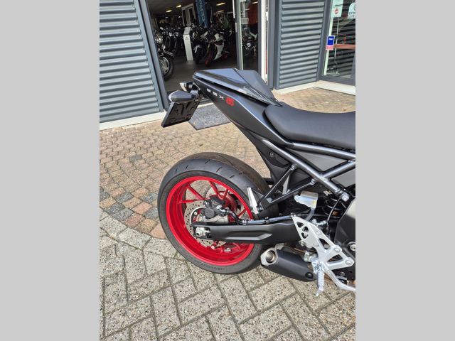 suzuki - gsx-8s