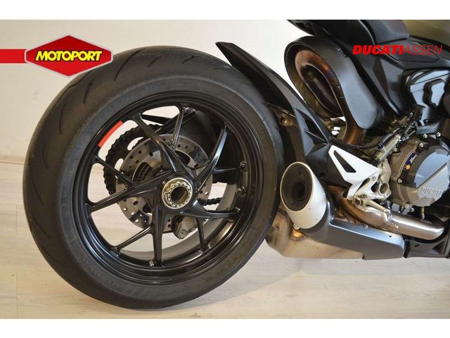 ducati - streetfighter-v2