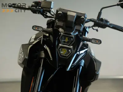 SUZUKI GSX-8S – foto 4