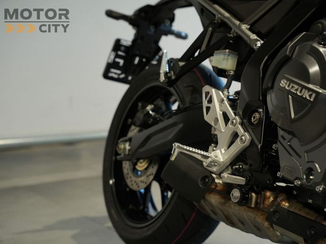 suzuki - gsx-8s