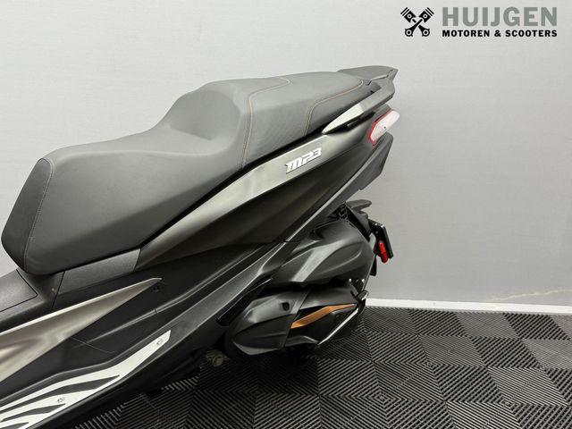 piaggio - mp3-530-hpe-advance-exlusive