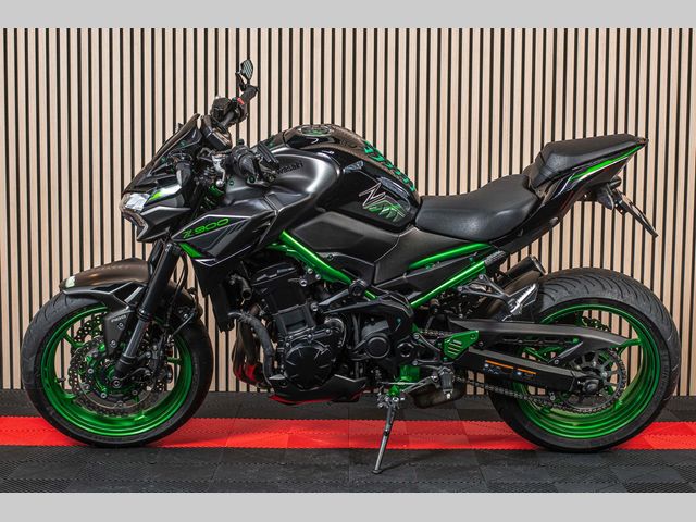 kawasaki - z900