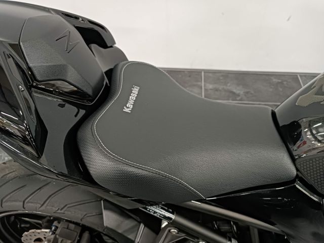 kawasaki - z900