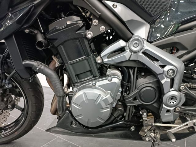 kawasaki - z900