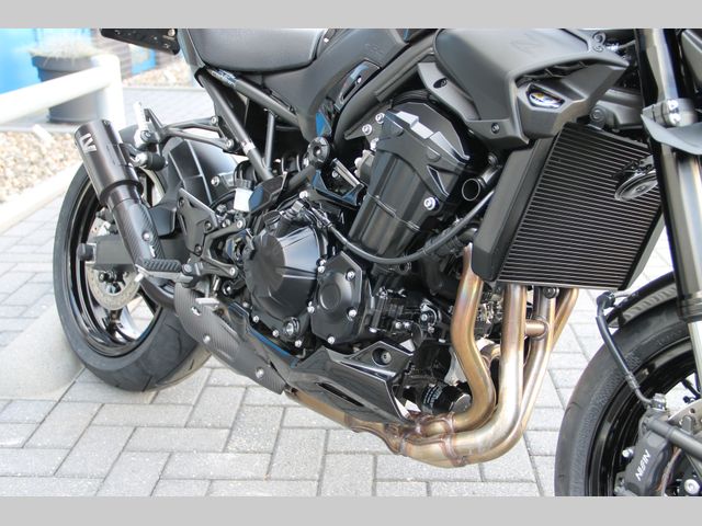 kawasaki - z900