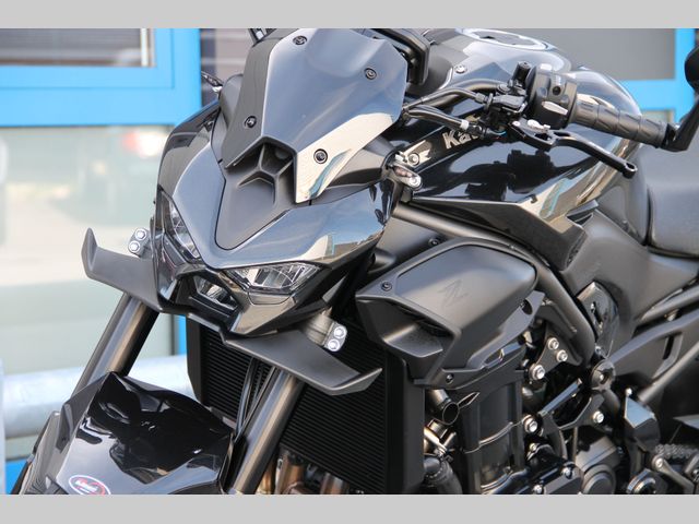 kawasaki - z900