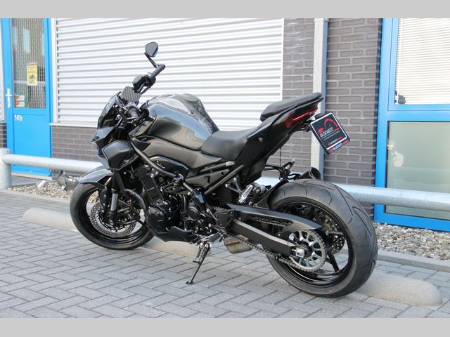 kawasaki - z900