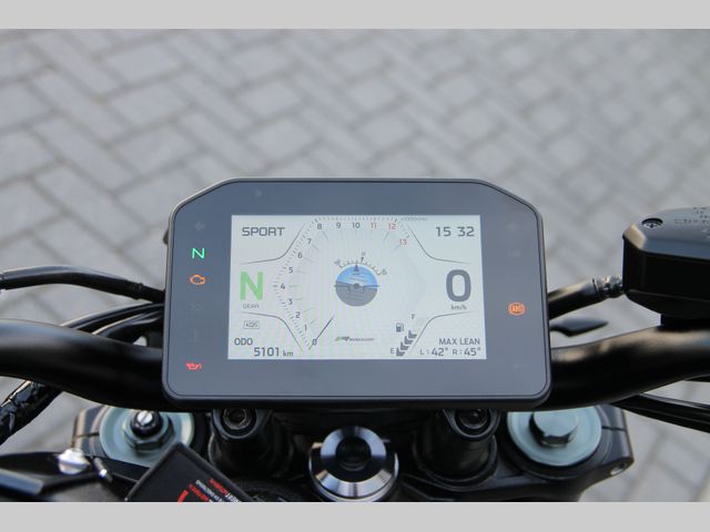 kawasaki - z900