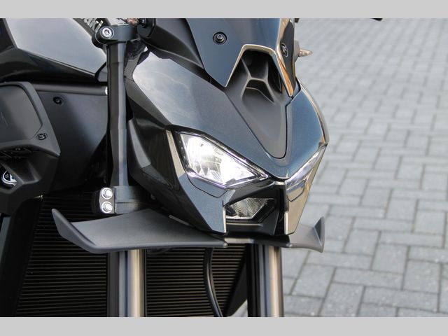 kawasaki - z900