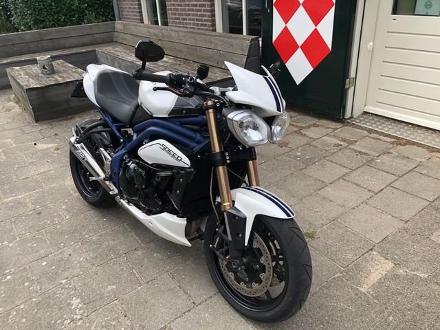 triumph - speed-triple-special-edition