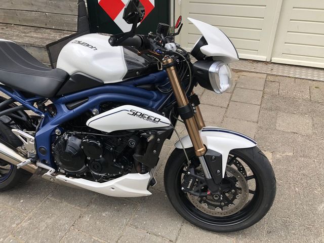 triumph - speed-triple-special-edition