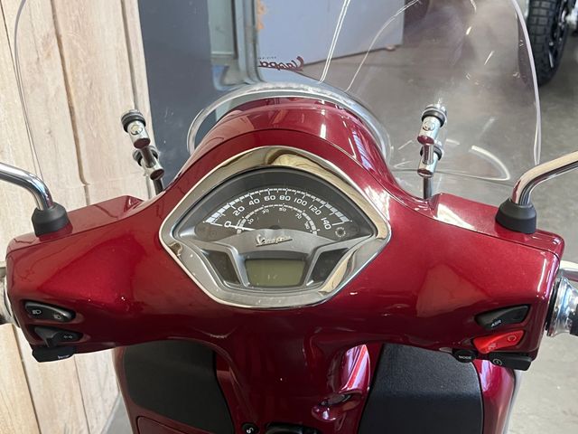 vespa - gts-300