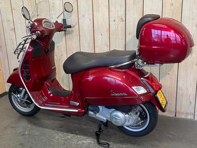 vespa - gts-300