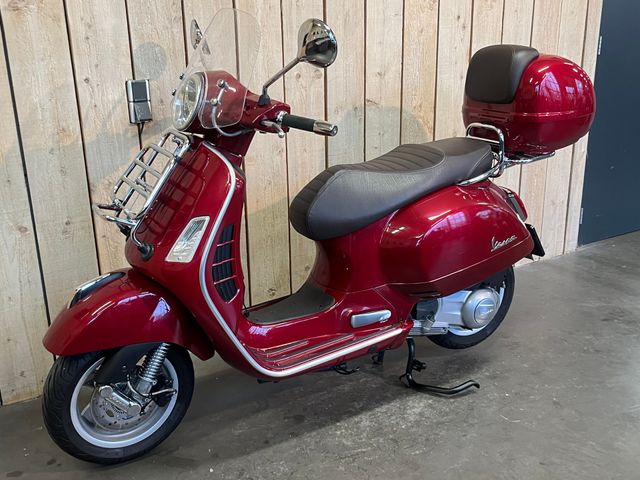 vespa - gts-300