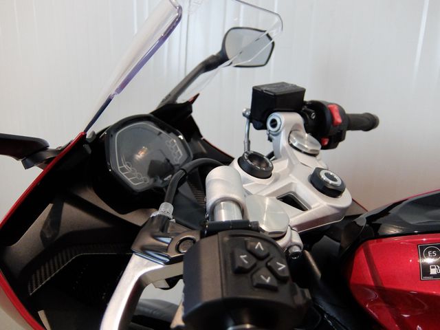 triumph - daytona-660