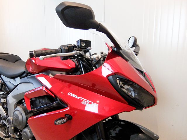 triumph - daytona-660