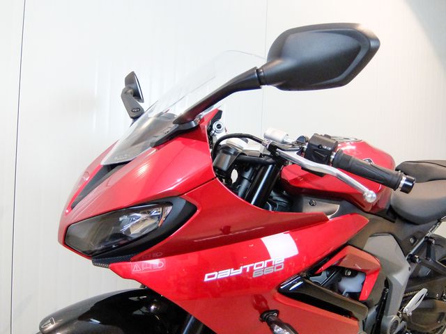 triumph - daytona-660