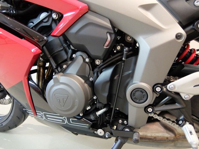 triumph - daytona-660