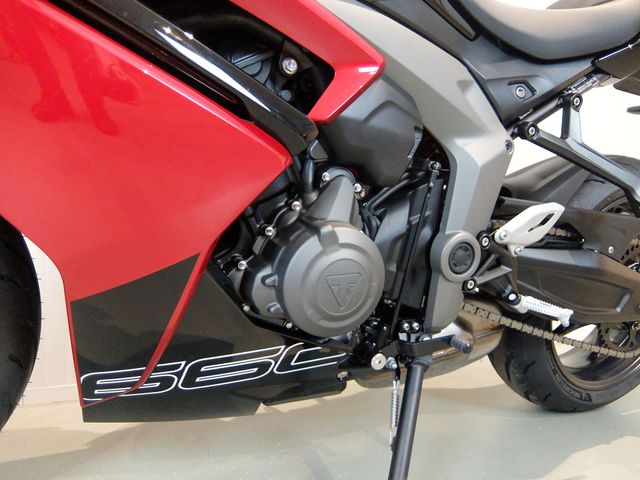 triumph - daytona-660