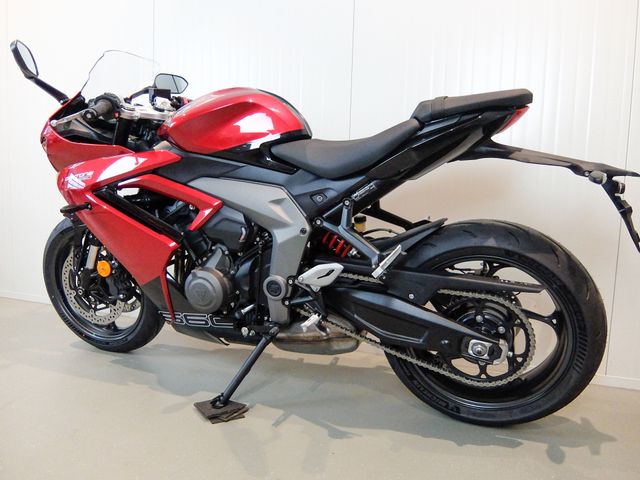 triumph - daytona-660