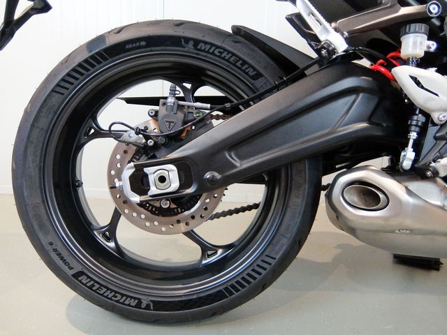 triumph - daytona-660