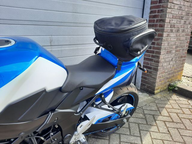 suzuki - gsr-750-a