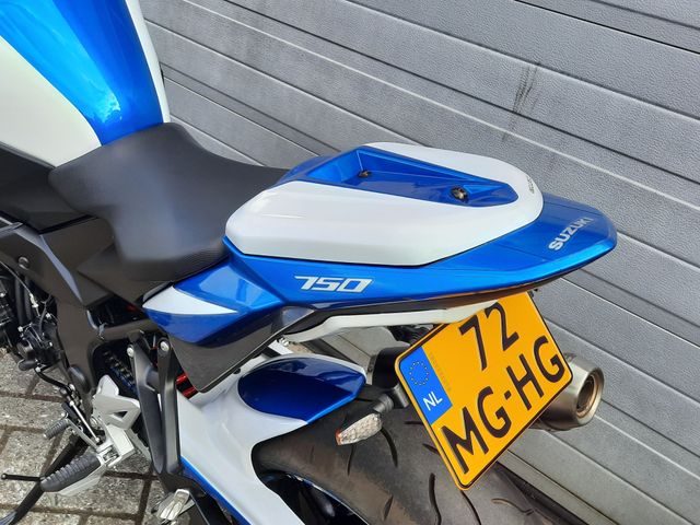 suzuki - gsr-750-a