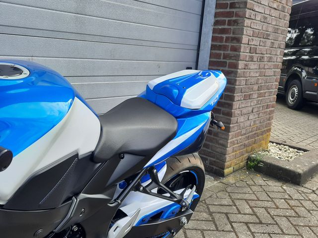 suzuki - gsr-750-a