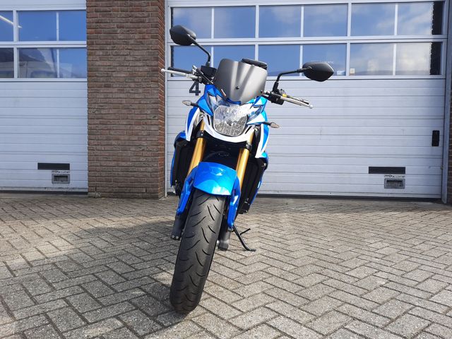 suzuki - gsr-750-a