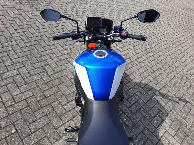 suzuki - gsr-750-a