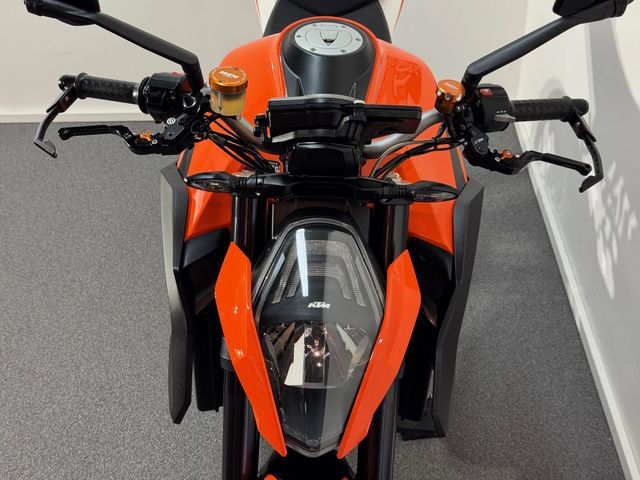 ktm - 1290-super-duke-r