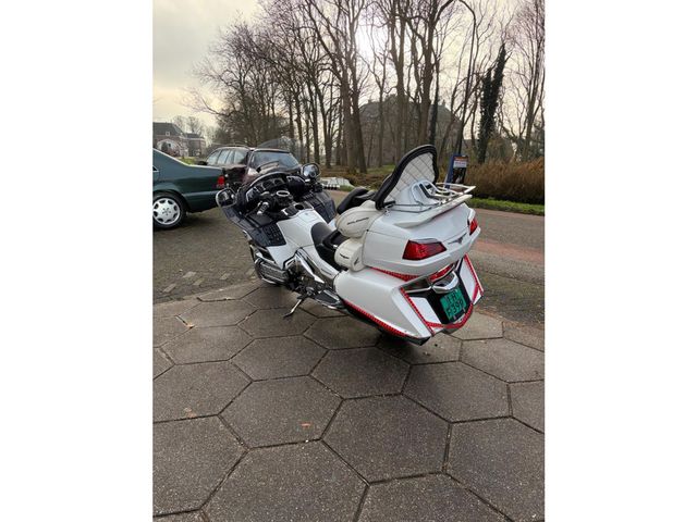 honda - gl-1800-goldwing-c-abs