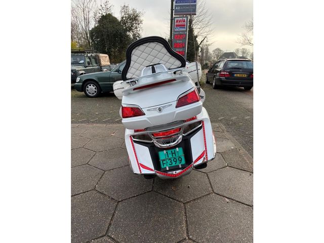 honda - gl-1800-goldwing-c-abs