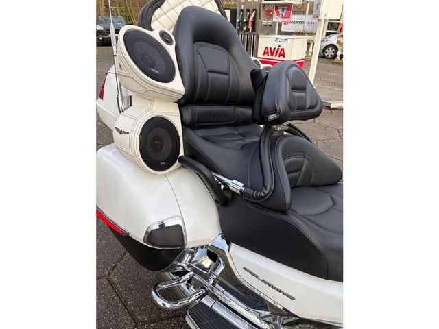 honda - gl-1800-goldwing-c-abs