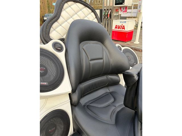 honda - gl-1800-goldwing-c-abs