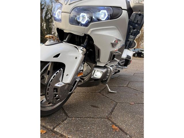 honda - gl-1800-goldwing-c-abs