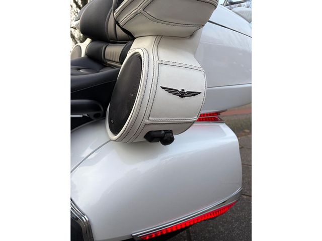 honda - gl-1800-goldwing-c-abs